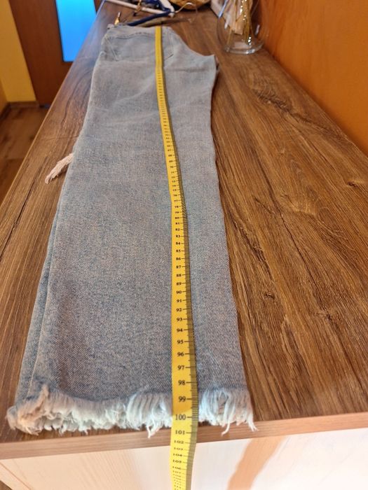 Dziewczęce spodnie dżinsowe Stradivarius