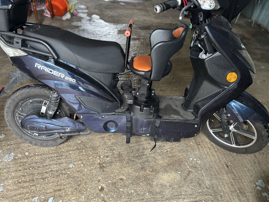 Moto eletrica em bom estado