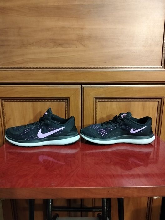Взуття , кросівки   Nike .