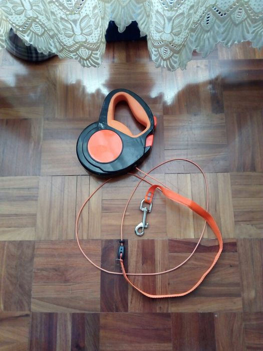 Trela extensível com reflector