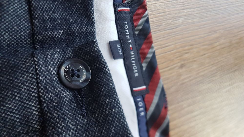 Tommy Hilfiger Denton spodnie granatowe Straight Fit w kant M 31/34