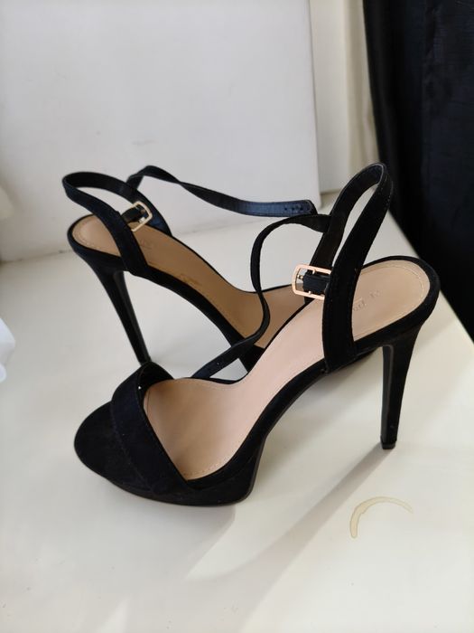 Босоножки женские