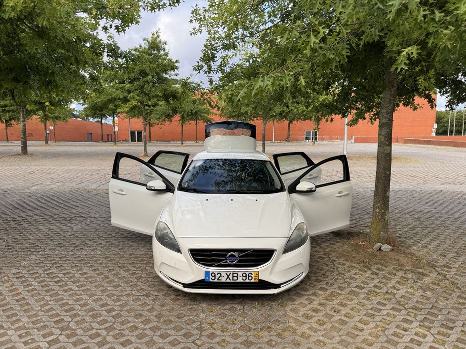 Volvo V40 economico e seguro (5.1L/100km)