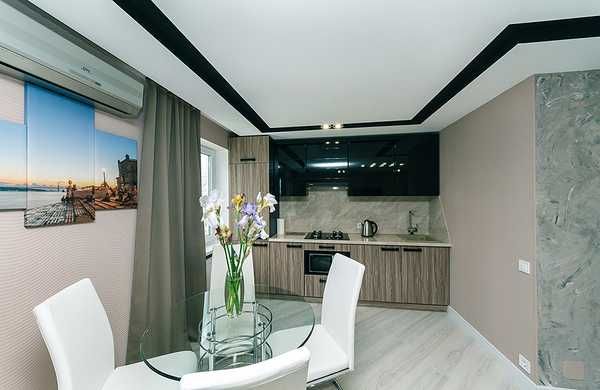 Подобово 2 кімнатна Лесі Українки 16а. Джакузі. Центр