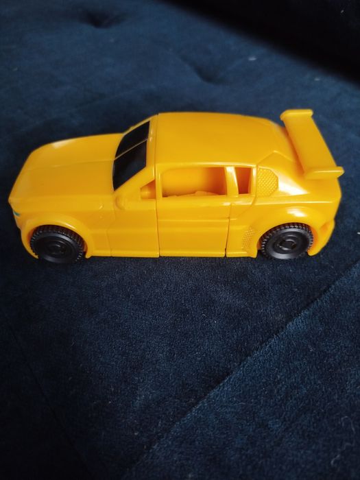 Transformers bumblebee auto robot