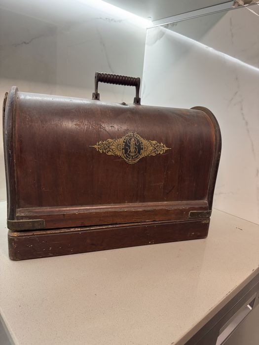 máquina de costura antiga Singer