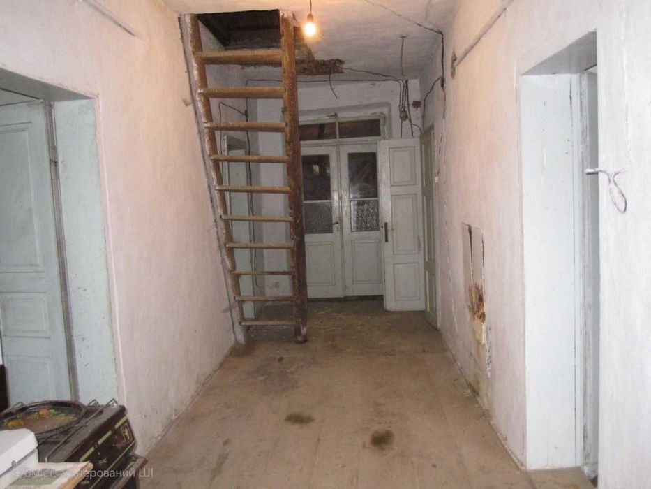 Будинок з землею 9,32сотих в центрі Косова