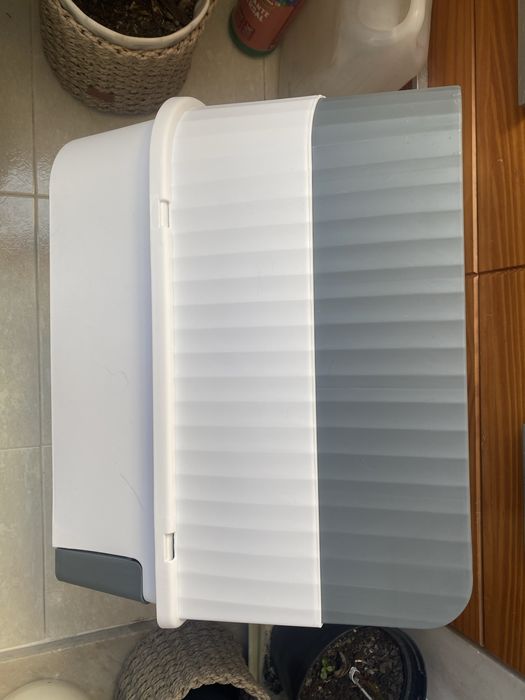 Liteira  para gatos Nova, sem uso !