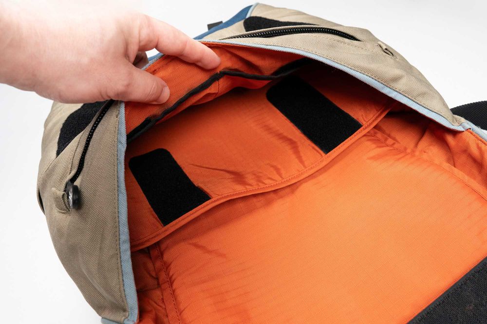 Сумка через плече Crumpler для ноутбука з мʼякою підкладкою месенджер поштальйонка для ноута має багато відділень, мессенджер через плечо почтальонка