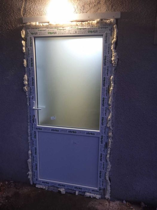 Металопластикові двері Дніпро вхідні та міжкімнатні, окна двери ціна недорого