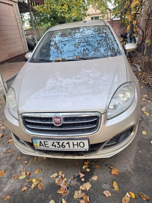 Автомобіль Fiat Linea