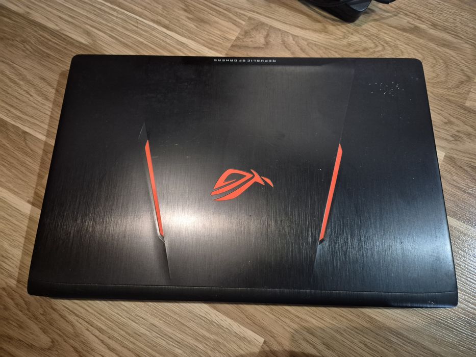 Laptop gamingowy ASUS ROG Starch GL553VD – i5 / 8GB RAM / 1TB HDD / 4GB VRAM / Win 10