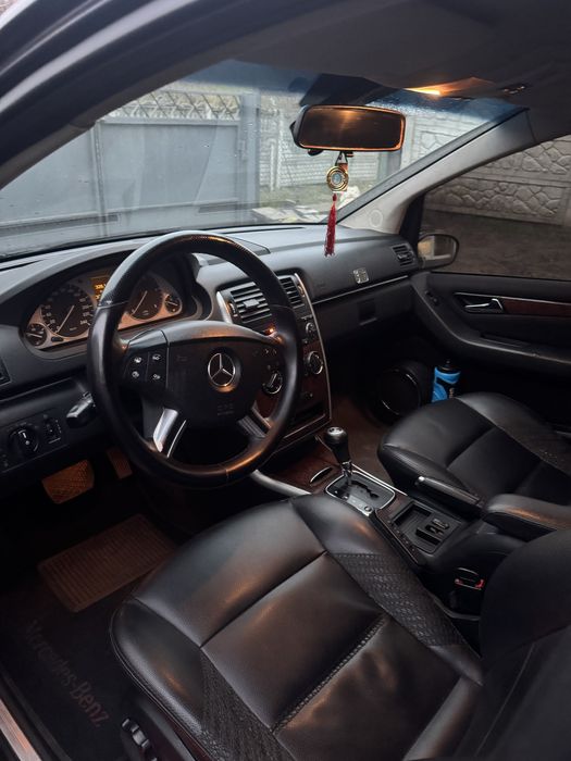 Mercedes benz w245 B180