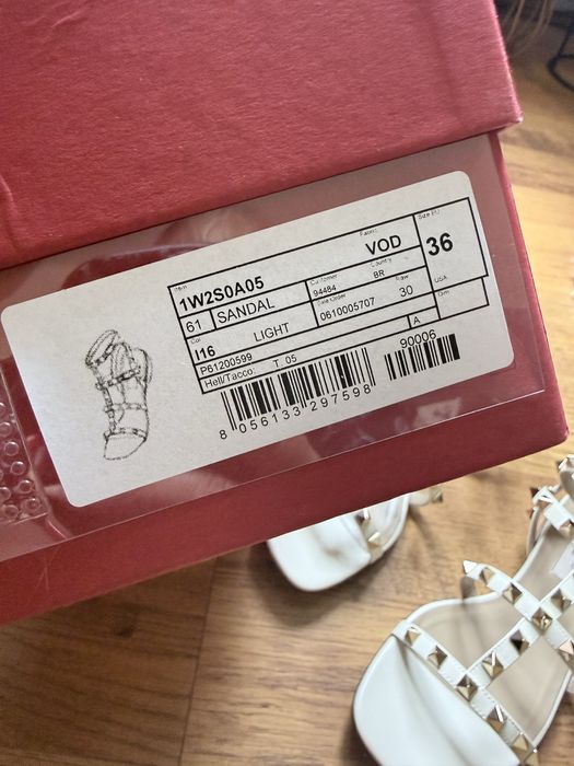Sandały Valentino Garavani Rockstud 36