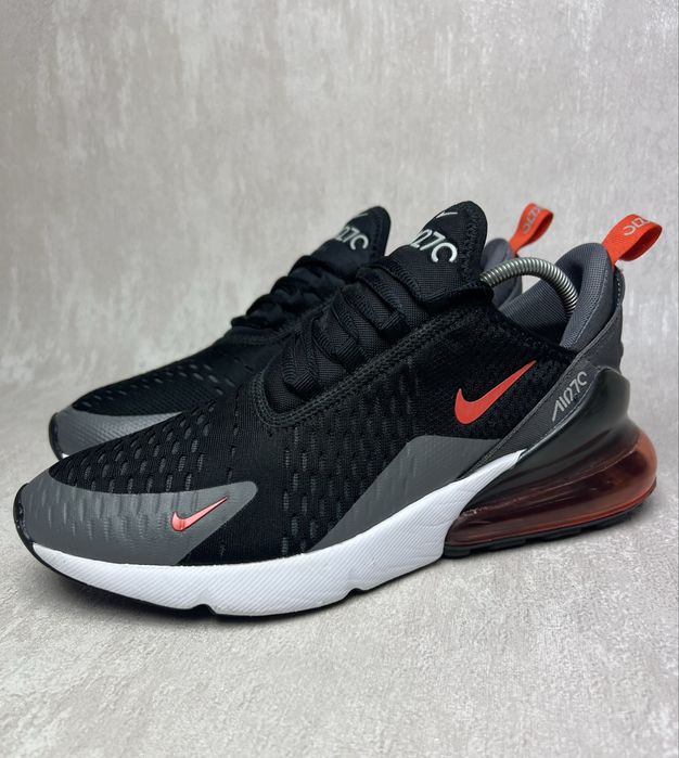 Чоловічі кросівки NIKE AIR MAX 270