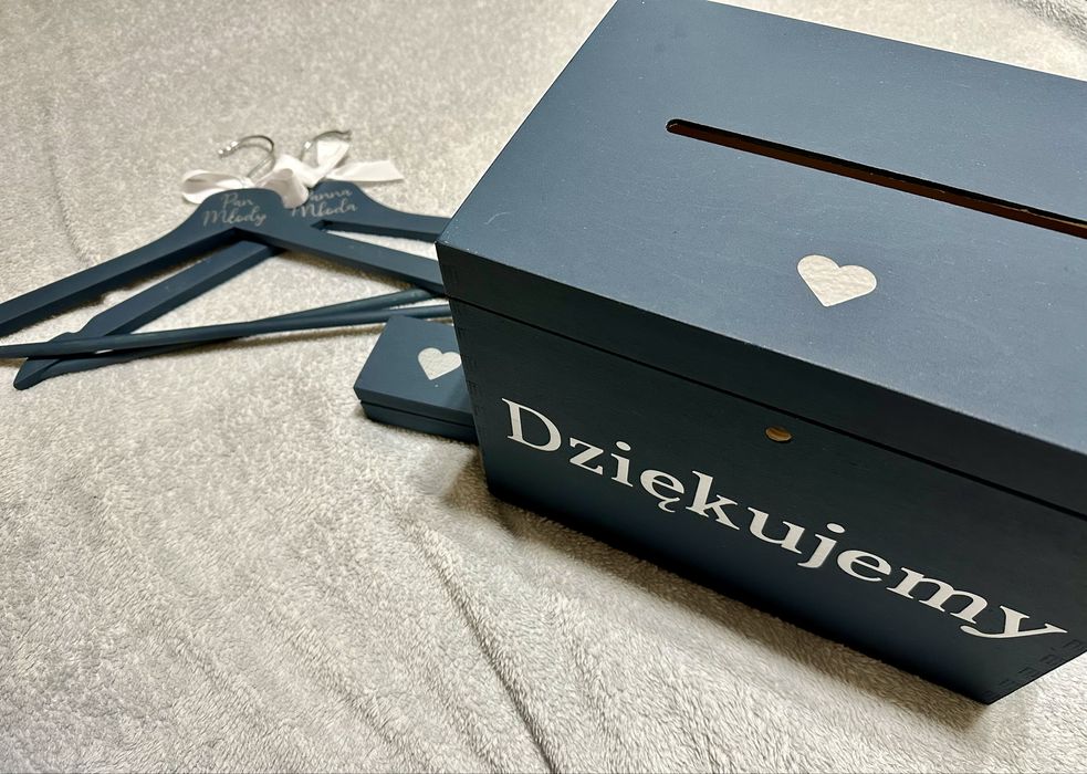 Pudełko na koperty, obrączki, wieszaki