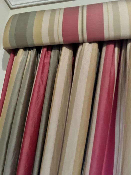 Cortinas, reposteiros e sanefa em seda natural