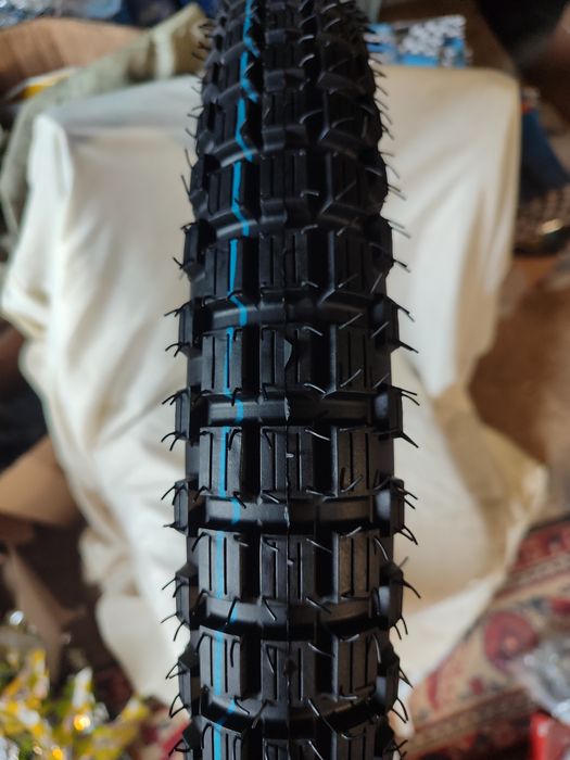 Покришка 2.75-17 різні протектори.Якість супер.6 слойна.