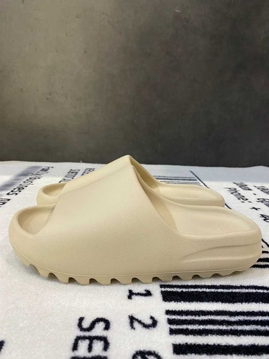 adidas_Yeezy_Slide_Bone  r. 37