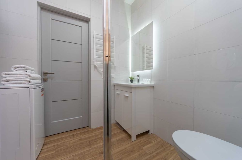 Завжди є світло! Затишна студія з панорамним видом на місто.