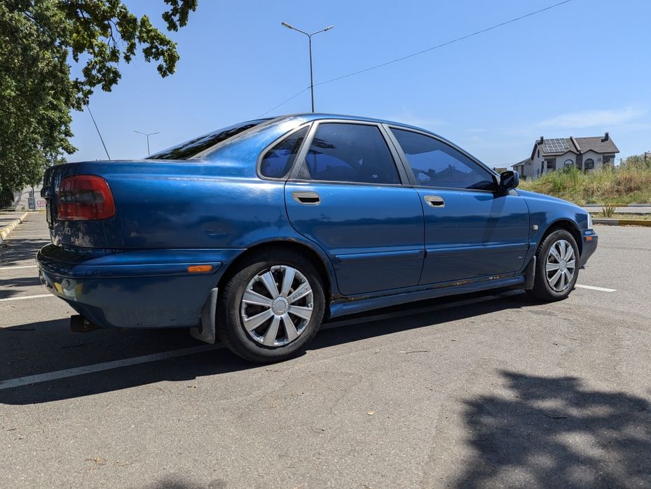 Авто Volvo S40, 1998