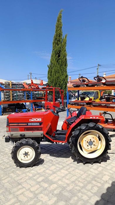 Trator SHIBAURA D208