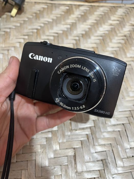 цифровий фотоапарат Canon PowerShot SX280 HS.