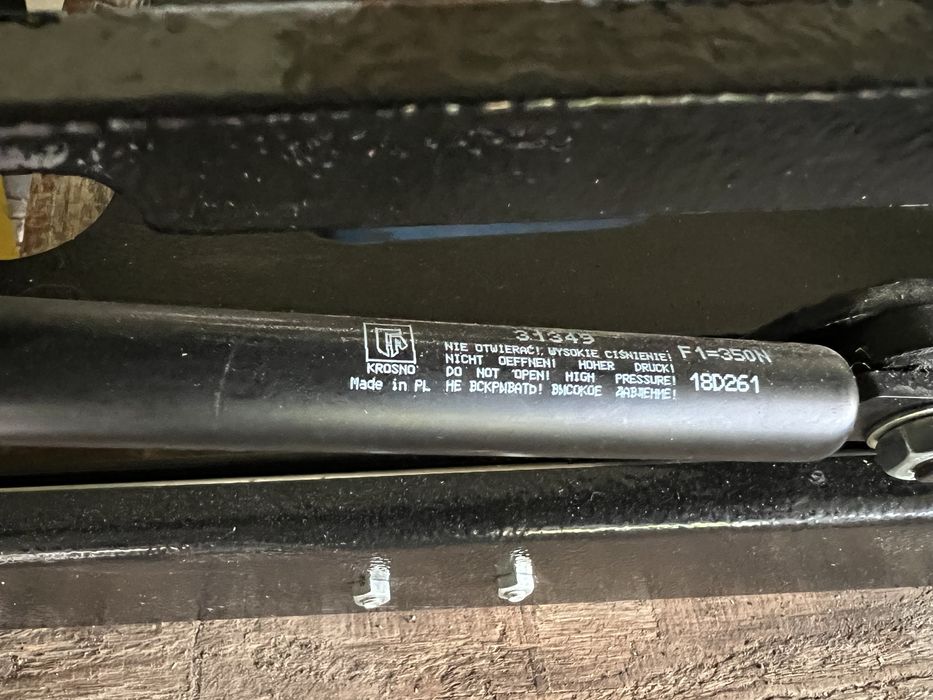 Szuflada pod lodówkę