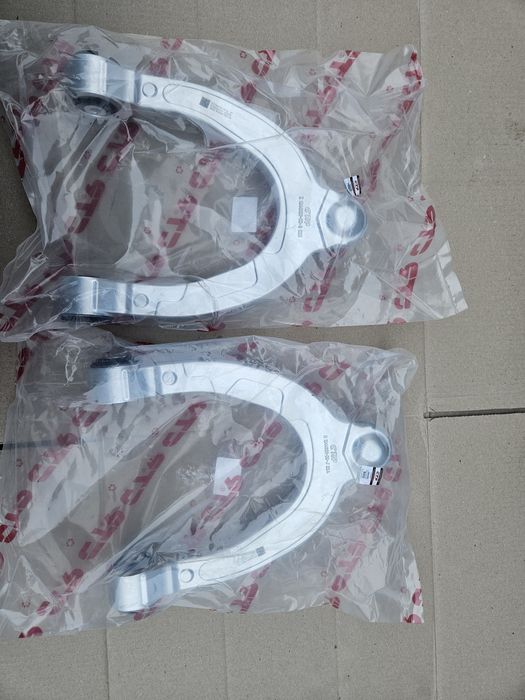 Верхний речаг Tesla model 3 Y STR