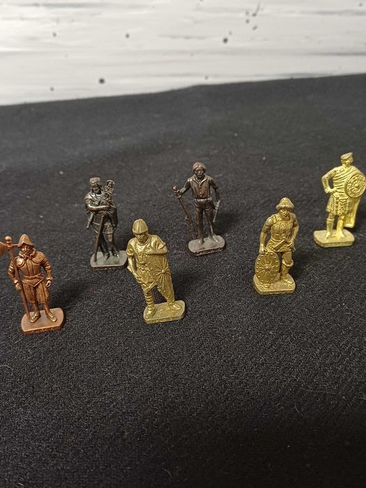 Figuras em metal 6 unidades
