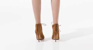 Sandálias abotinadas Zara