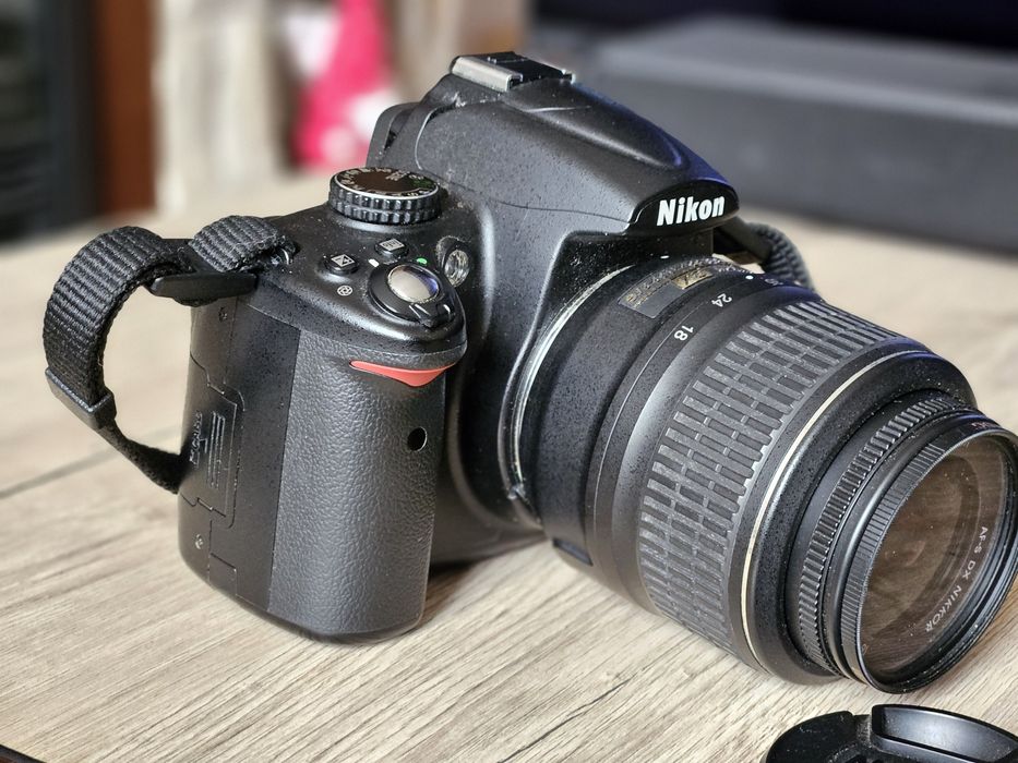 Nikon D5000 + 18-55. Отличный фотоаппарат