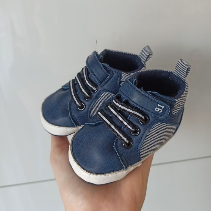 Buciki, niechodki dla chłopca r.11