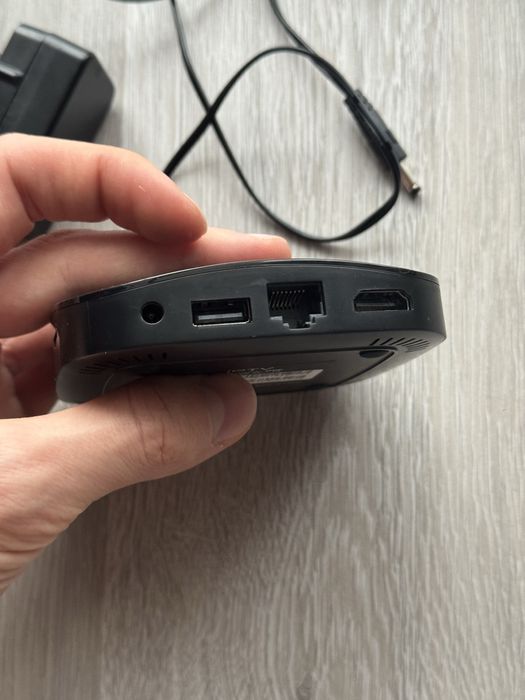 приставка IPTV ONE Smart TV Box смарт т2