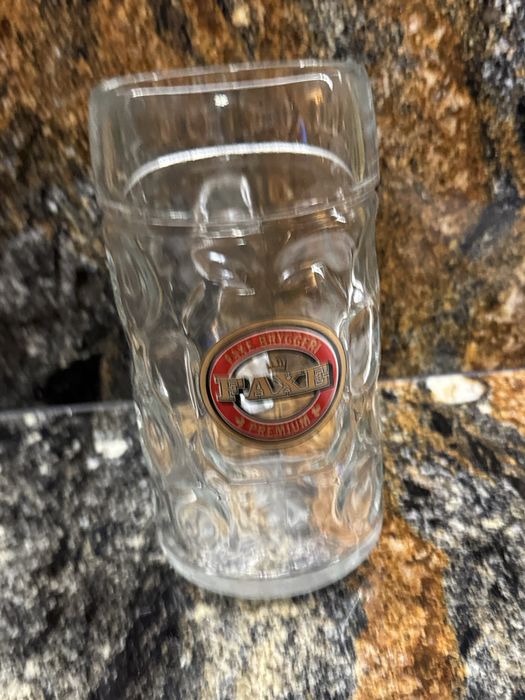 Szklany kufel FAXE Premium – duży kufel reklamowy, Dania, vintage