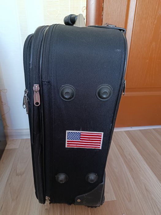 Чемодан дорожный  Derby б/у