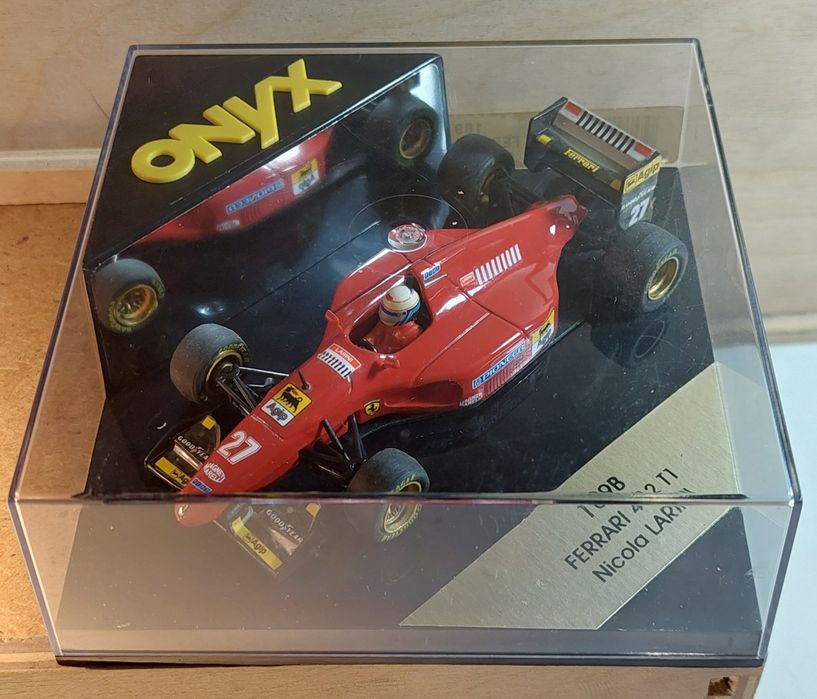 Ferrari 412 T1 "Nicola Larini" 1/43 Onyx | Miniatura Em Caixa