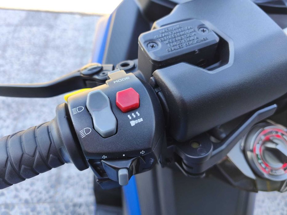 Kymco AK 550 c/ 53cvs