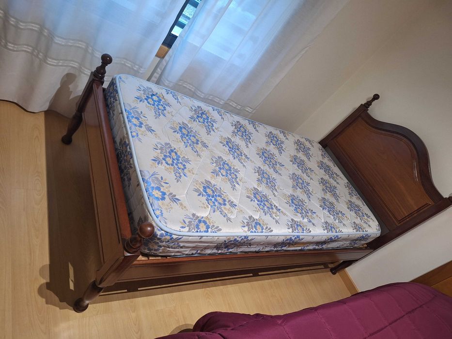 Cama pinho solteiro + estrado + colchão