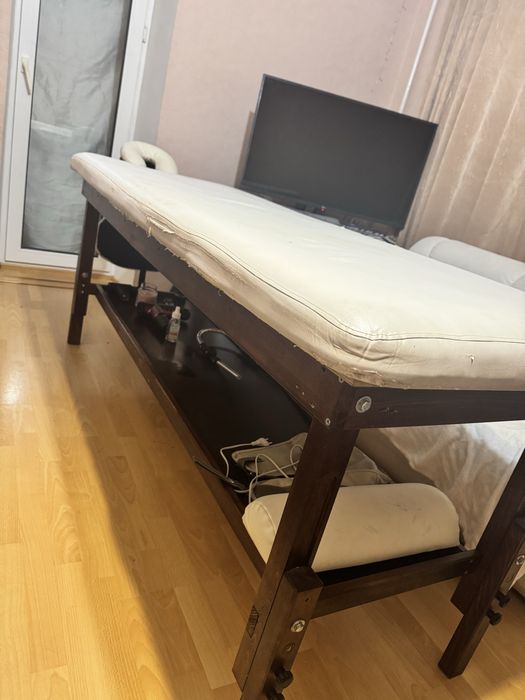Масажний стіл, кушетка