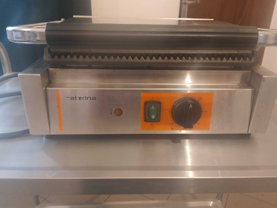 Opiekacz Grill kompaktowy gastronomiczny