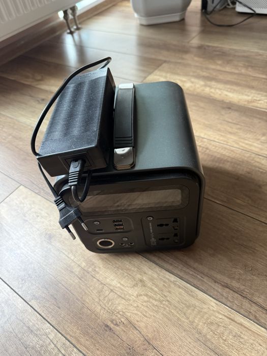 Зарядна станція 600w flashfish ua550 220v синус