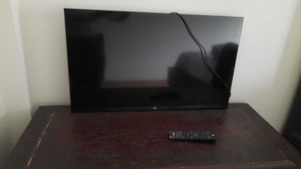 Vendo 2 Televisão  58 polegadas  e 32polegadas