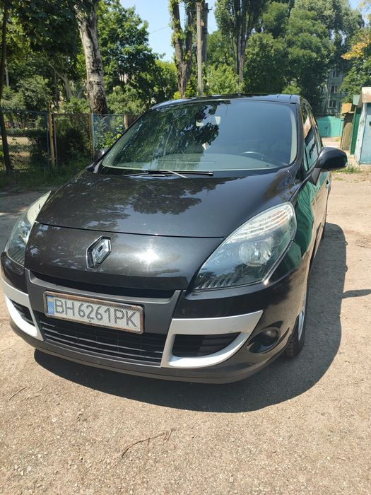 Сценік 3 в гарному стані