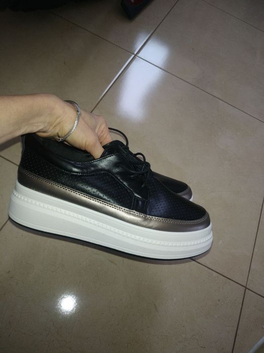 Нові стильні жіночі сліпони 25.5 см