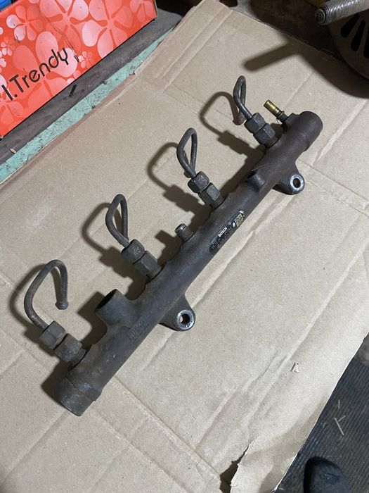 Топливная рампа Рено трафик 1.9 , рабочая полностью