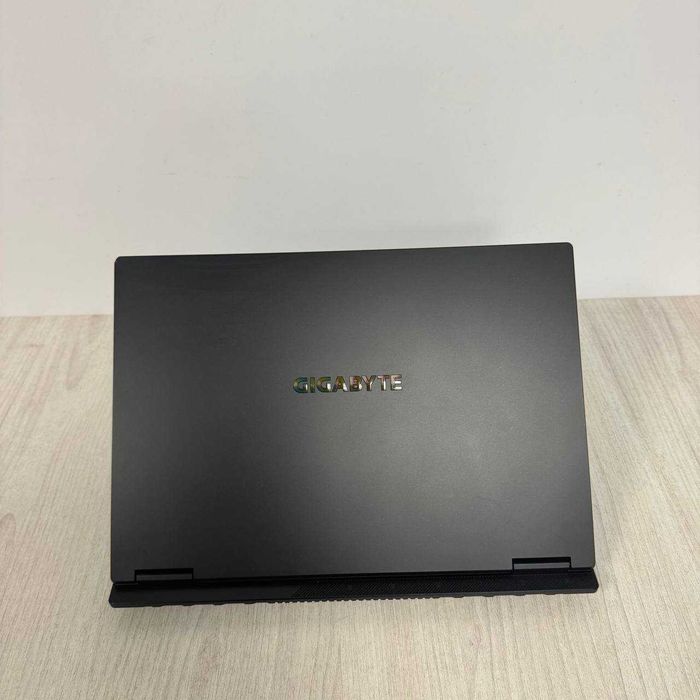 Gigabyte A16 CVH  2K IPS 240Hz i7-13620H 16GB SSD 1TB RTX 5060