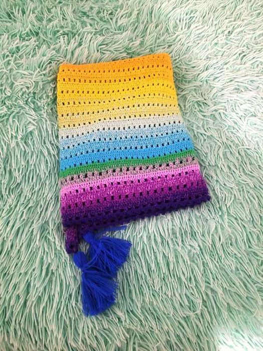 chusta ręcznie robiona na szydełku