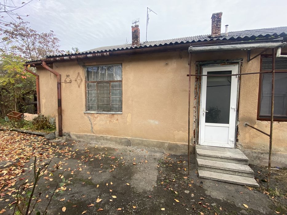 Продається 2-х кімнатна квартира від власника.