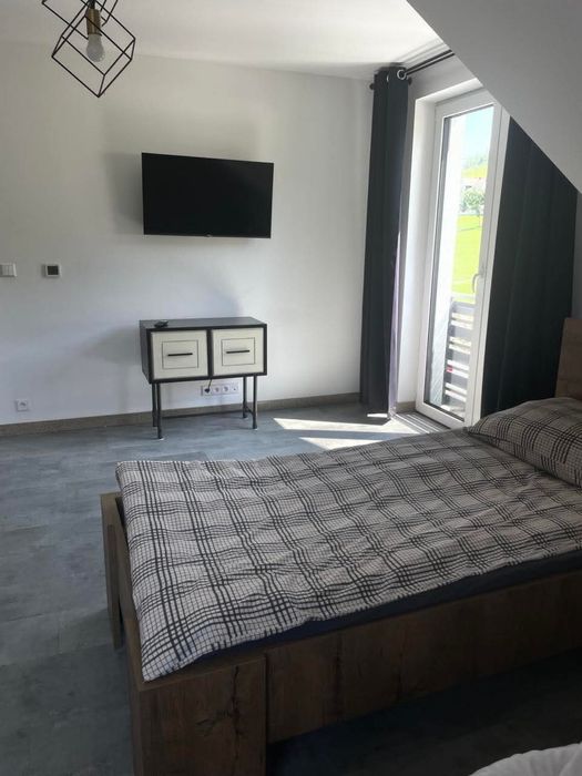 Wynajmę pokój z wyjściem na balkon